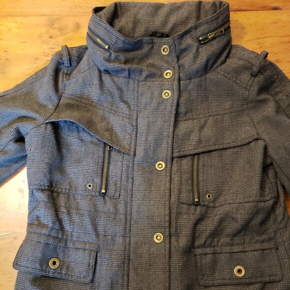 Le Chateau Winter Jacket - Picture 1 of 11